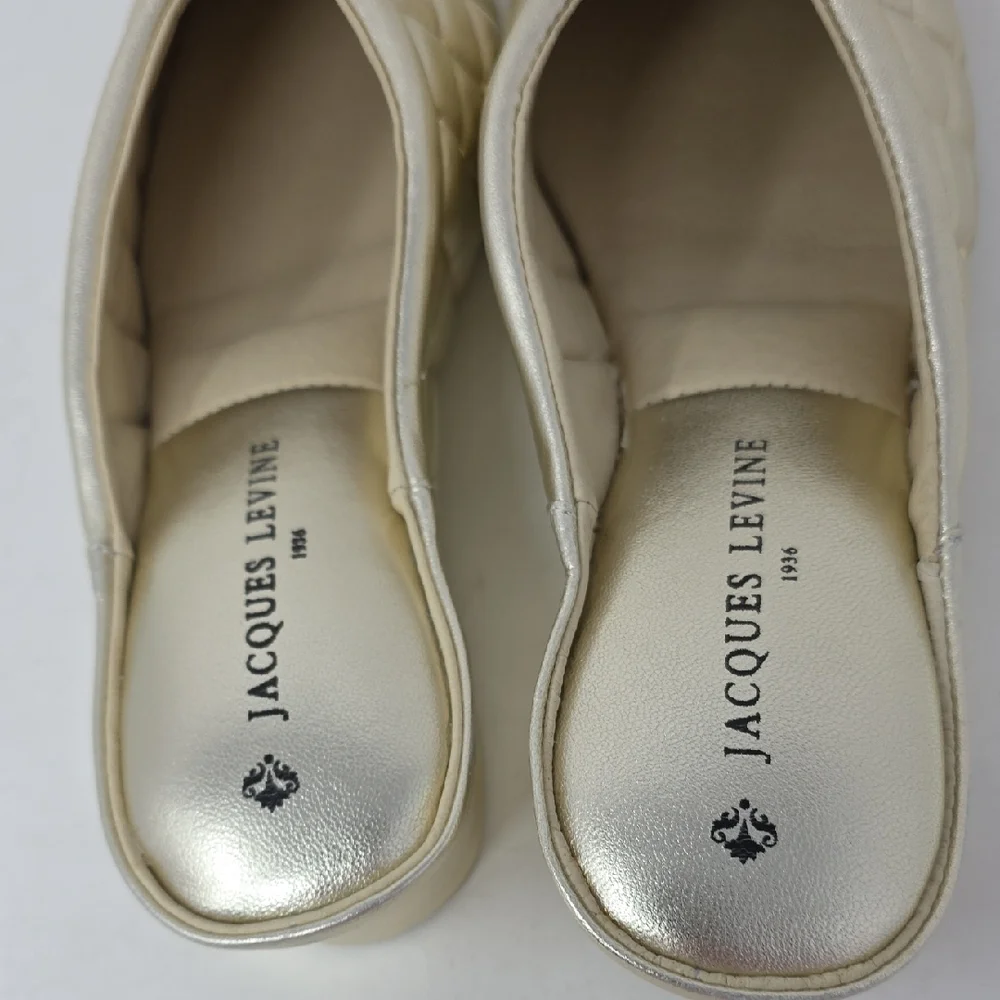 Jacques Levine Elegant Women's Gold Quilted Slippers Size 8 - Picture 5 of 6
